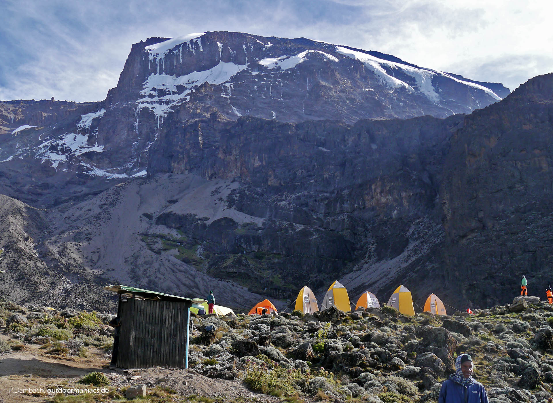 kilimanjaro machame route zeltlager campinglampe